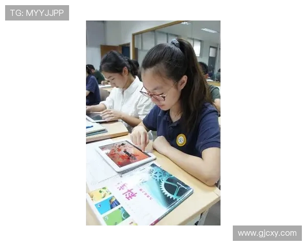 杭州攀岩队防反策略解析与攀岩热点动态探讨 杭州攀岩队防反策略解析与攀岩热点动态探讨