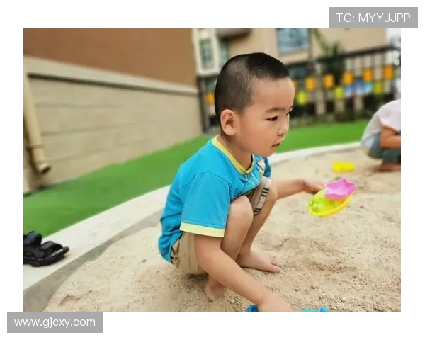 佩里湖鹰队与巨人队激战正酣精彩瞬间回顾与分析 佩里湖鹰队与巨人队激战正酣精彩瞬间回顾与分析