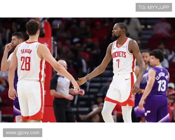雷霆与火箭激战回顾精彩比赛录像分析与精彩瞬间集锦