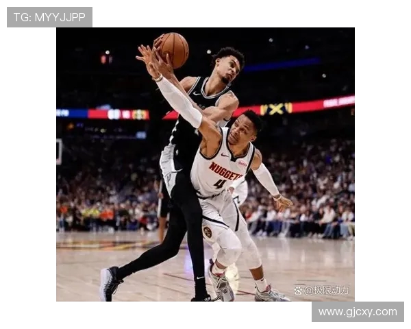 马刺与活塞第七场激战回顾双方球员表现与战术分析